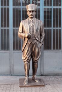 290 cm Kalpaklı Atatürk Heykeli( Ürün Kodu: 10290)