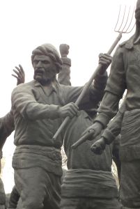 kahramanlık konulu heykel çalışmaları