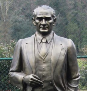 ATATÜRK HEYKELLERİ